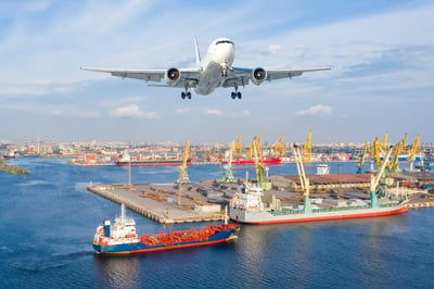 air freight plan take off over port